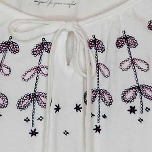 Izod 100% Cotton LARGE Cottagecore Romantic Floral Embroidered Stitches PL - Picture 4 of 7